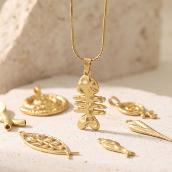Picture of 1 Piece Zinc Based Alloy Pendants Wholesale Matt Gold