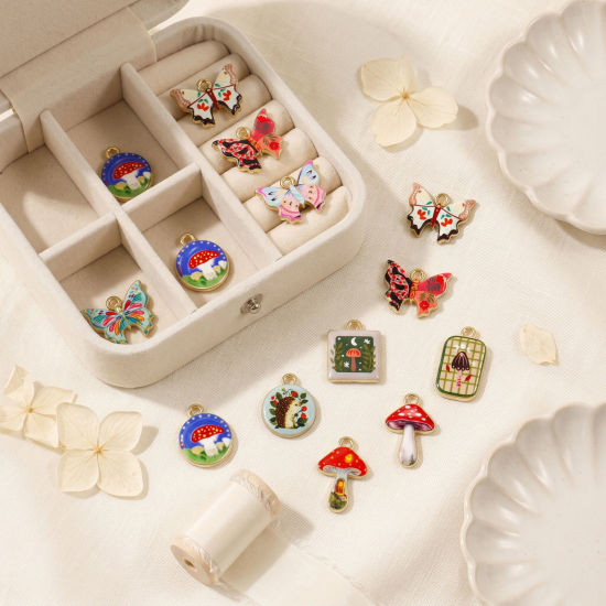 Picture of 5 PCs Zinc Based Alloy Charms Wholesale Gold Plated Double Sided Printed