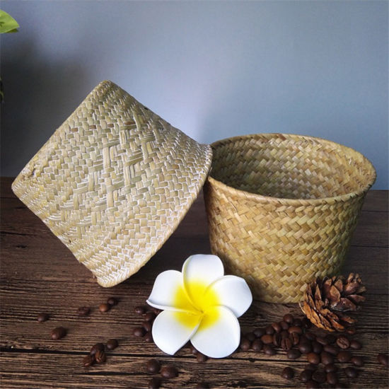 Natural Rattan Storage Container Box Basket Round の画像
