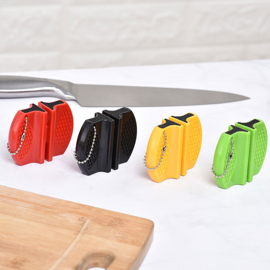 Image de Rouge - Mini affûteur de couteaux rapide domestique multifonctionnel en ABS portable extérieur 7.5x5.7cm, 1 pièce