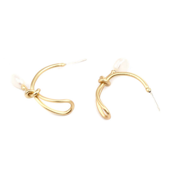Immagine di Perla Orecchini a Perno Oro Opaco Bianco Nodo di corda 34mm x 30mm, Posta / Dimensioni Filo: (21 misura), 1 Paio