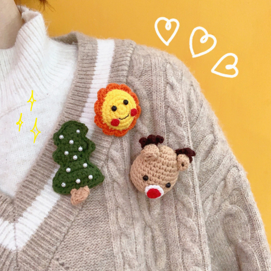Image de Broche Epingle en Laine Noël Fleurs de Soleil Jaune 50mm x 50mm, 1 Pièce
