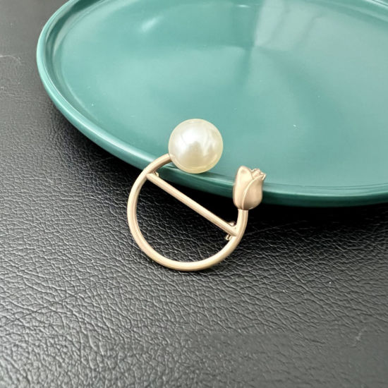 Image de Broche Epingle Élégant Tulipe Or Mat Imitation Perles 3.9cm x 3.1cm, 1 Pièce