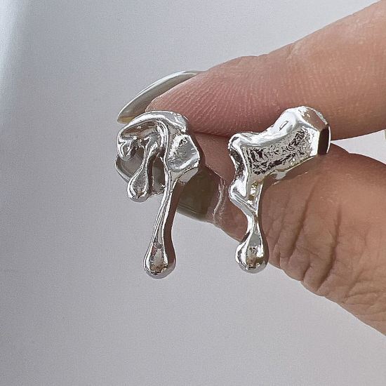 1 ペア Y2K イヤリング シルバートーン 滴 ドロップ 2.5cm の画像